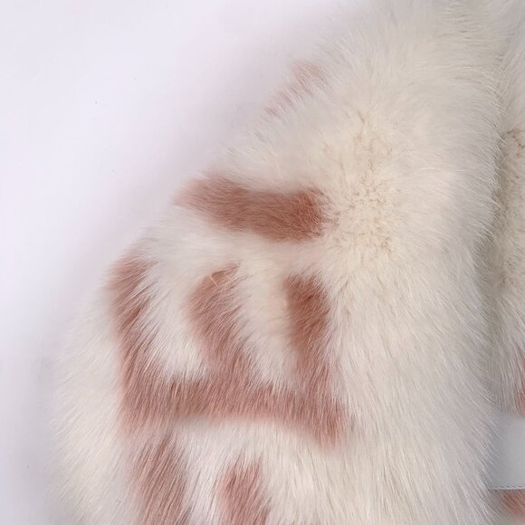 Fendi Fox Fur & Silk Womens Scarf With Buckle White & Pink - Picture 4 of 7